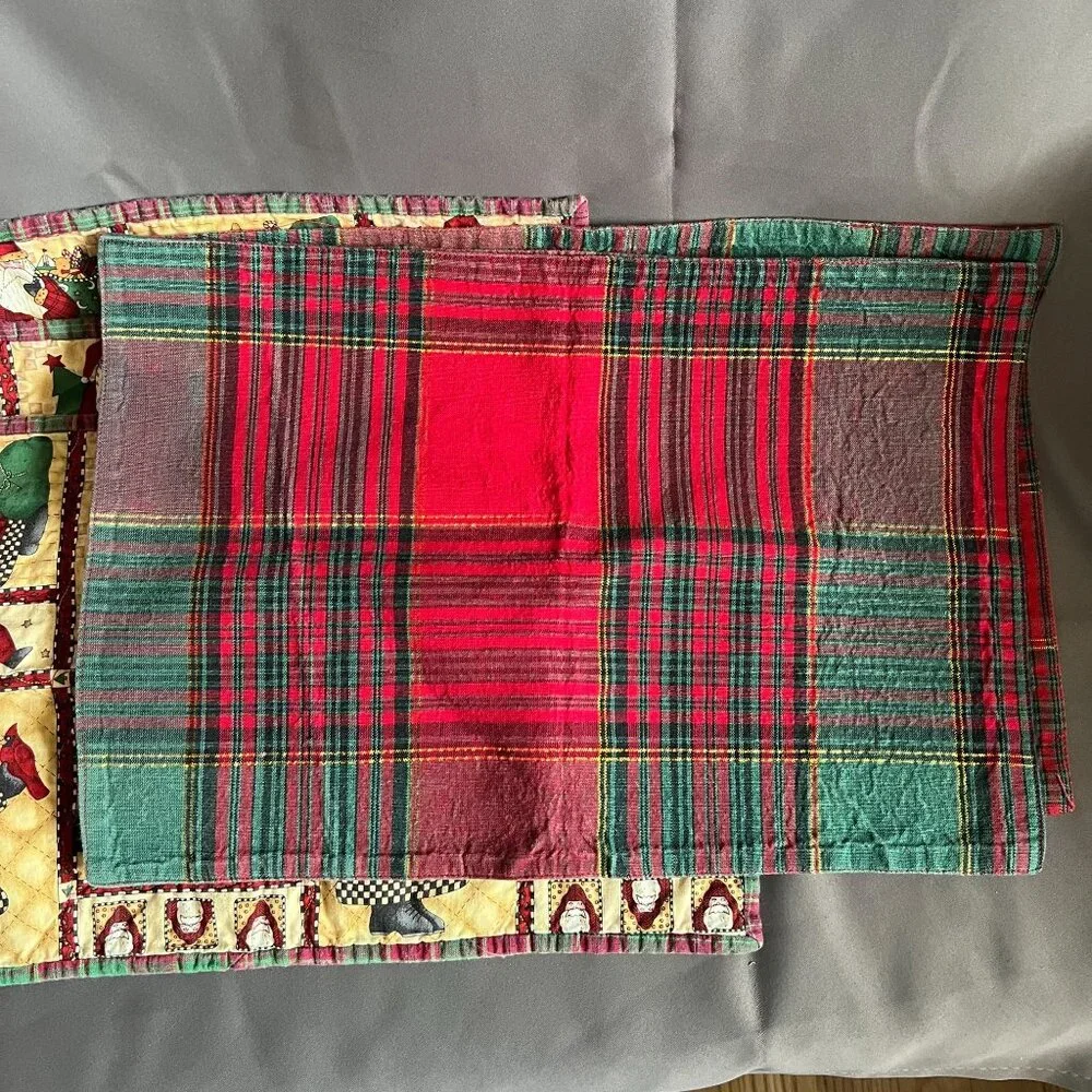 Set Of 6 Vintage Holiday Fabric Placemats With Santa Plaid & Textured Red Patter - Picture 2 of 4
